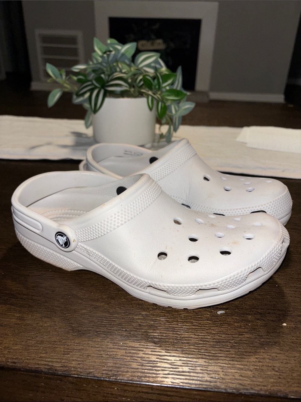 CROCS Men’s Size 7 Women’s 9 Grey Silver Classic Clog Slip-On Sandal Waterproof